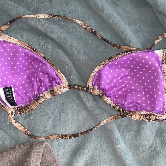 Guess triangle Top size Medium. Bottom size Small - Picture 4 of 6
